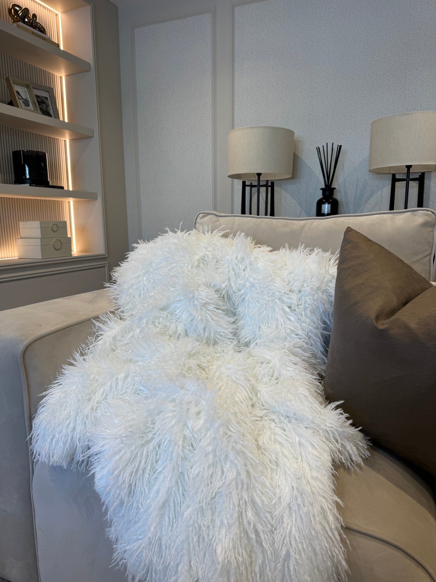 Tibet White Faux Fur Throw