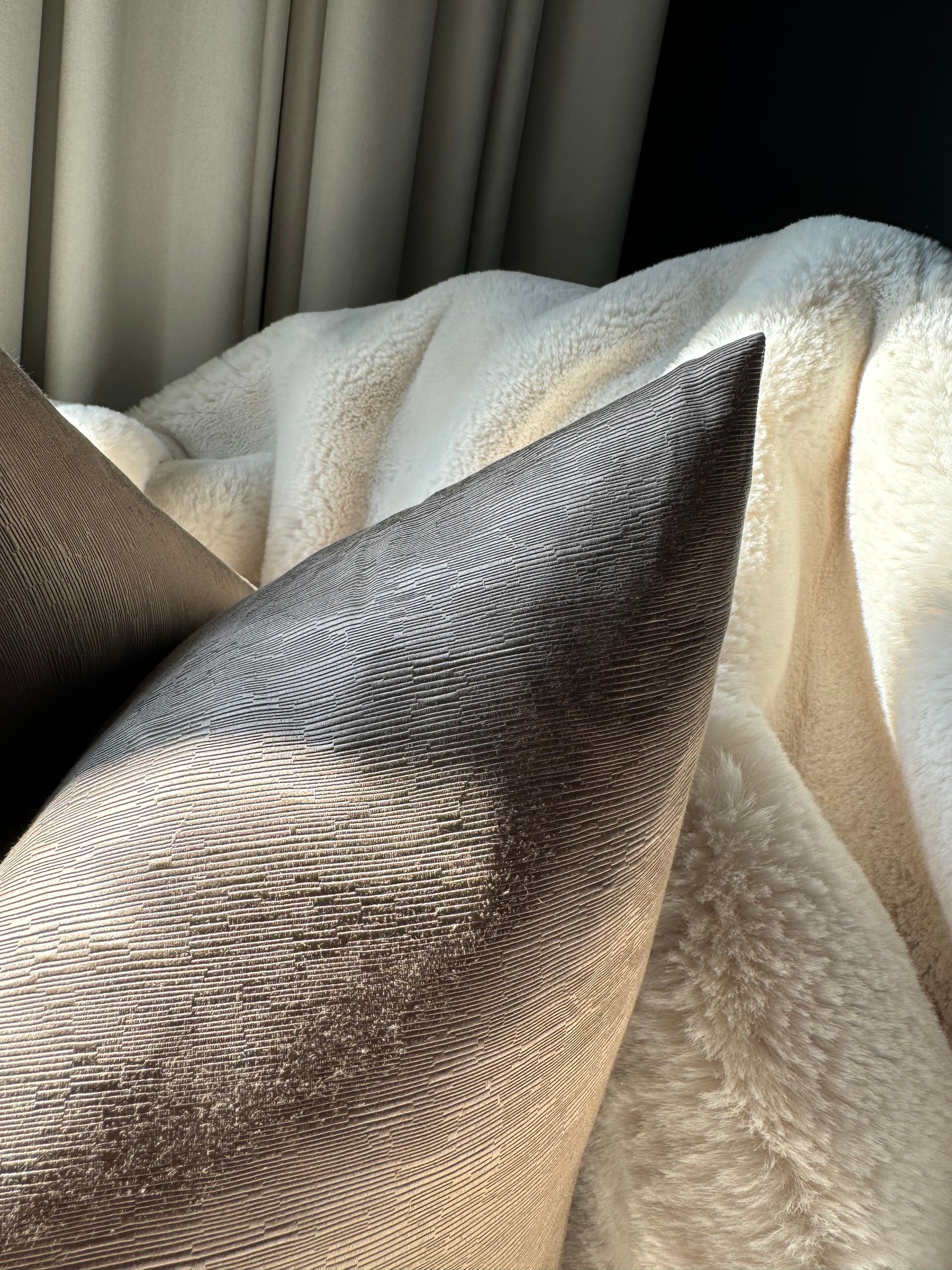 Bello Mocha 20” Cushion