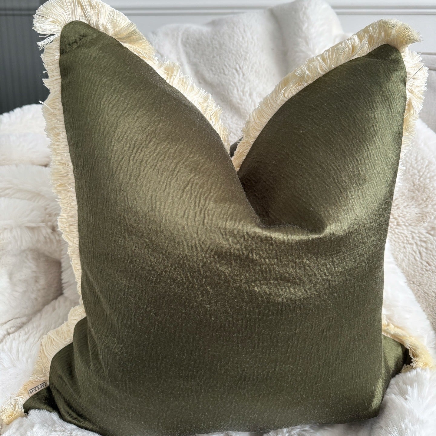 Olivia Fringed 20" Cushion