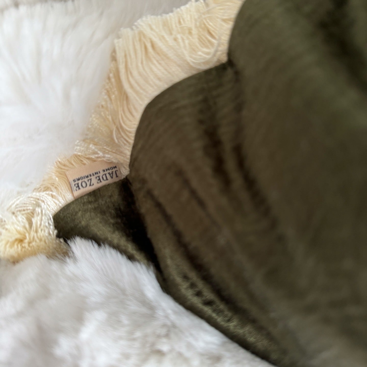 Olivia Fringed 20" Cushion