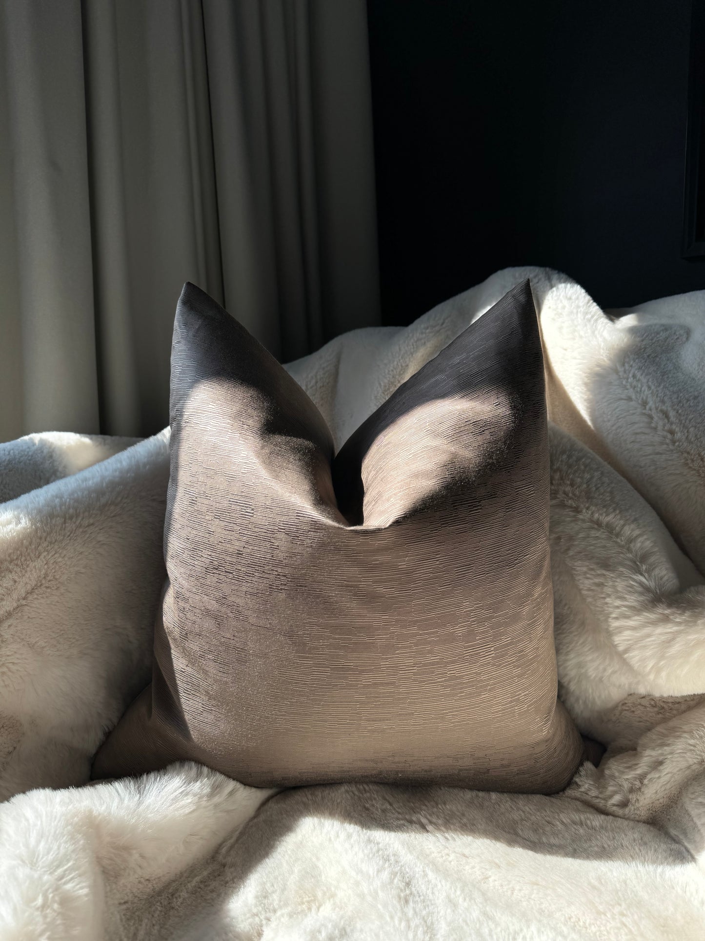 Bello Mocha 20” Cushion