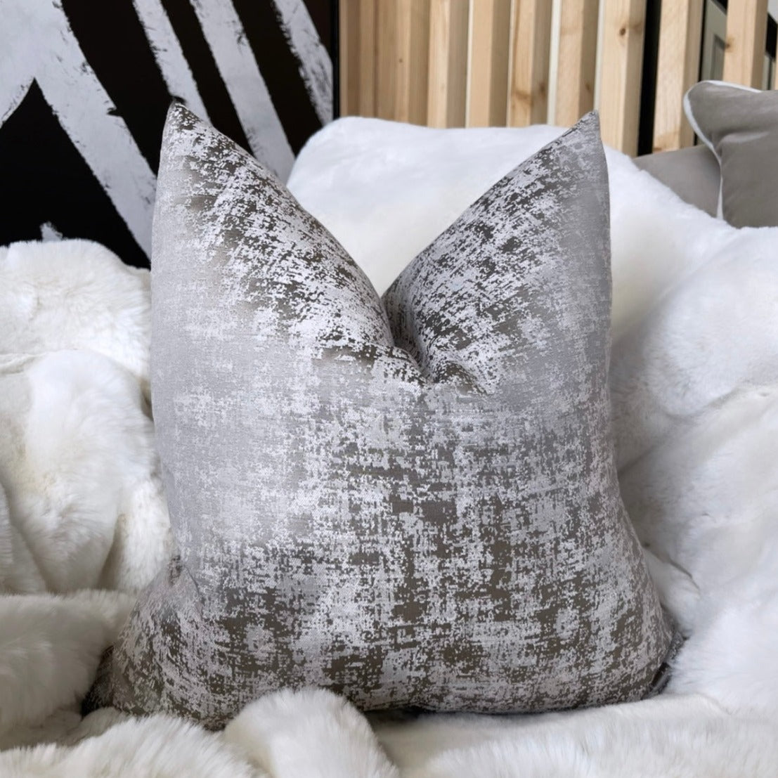 Luca Greige 20" Cushion