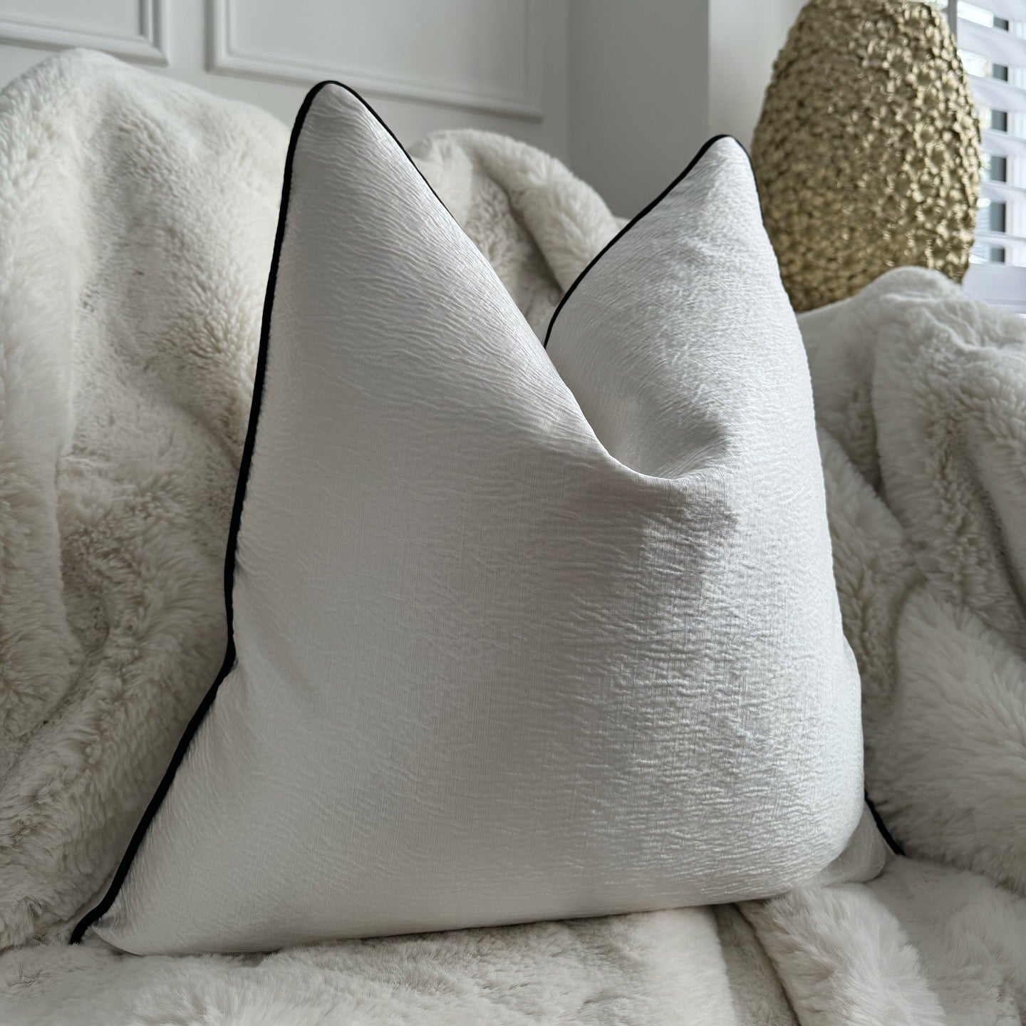 Jade 22” Black Piped Cushion