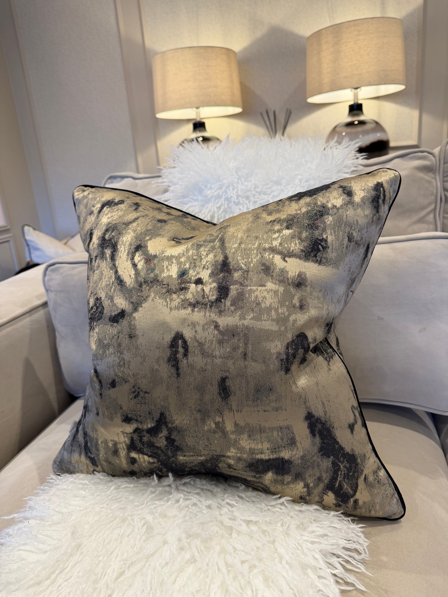 Como Luxury Piped Cushion