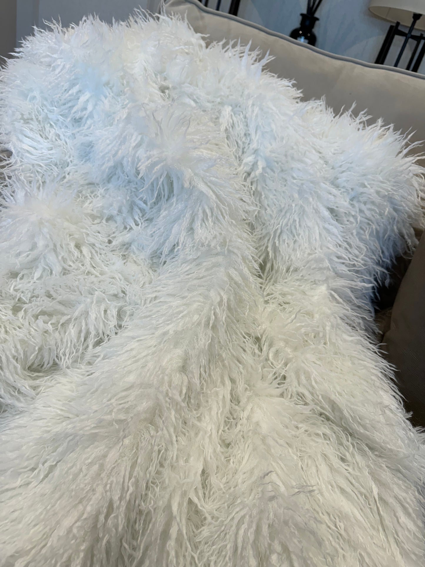 Tibet White Faux Fur Throw