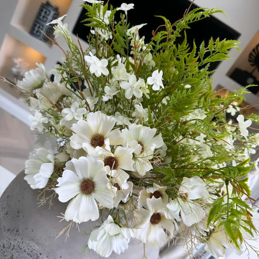 Cream Cosmos Spray