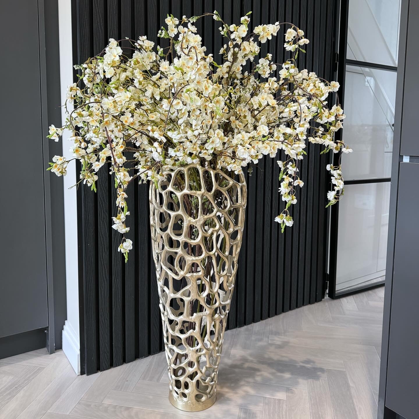 Delphin Coral Gold Metal 83cm Vase