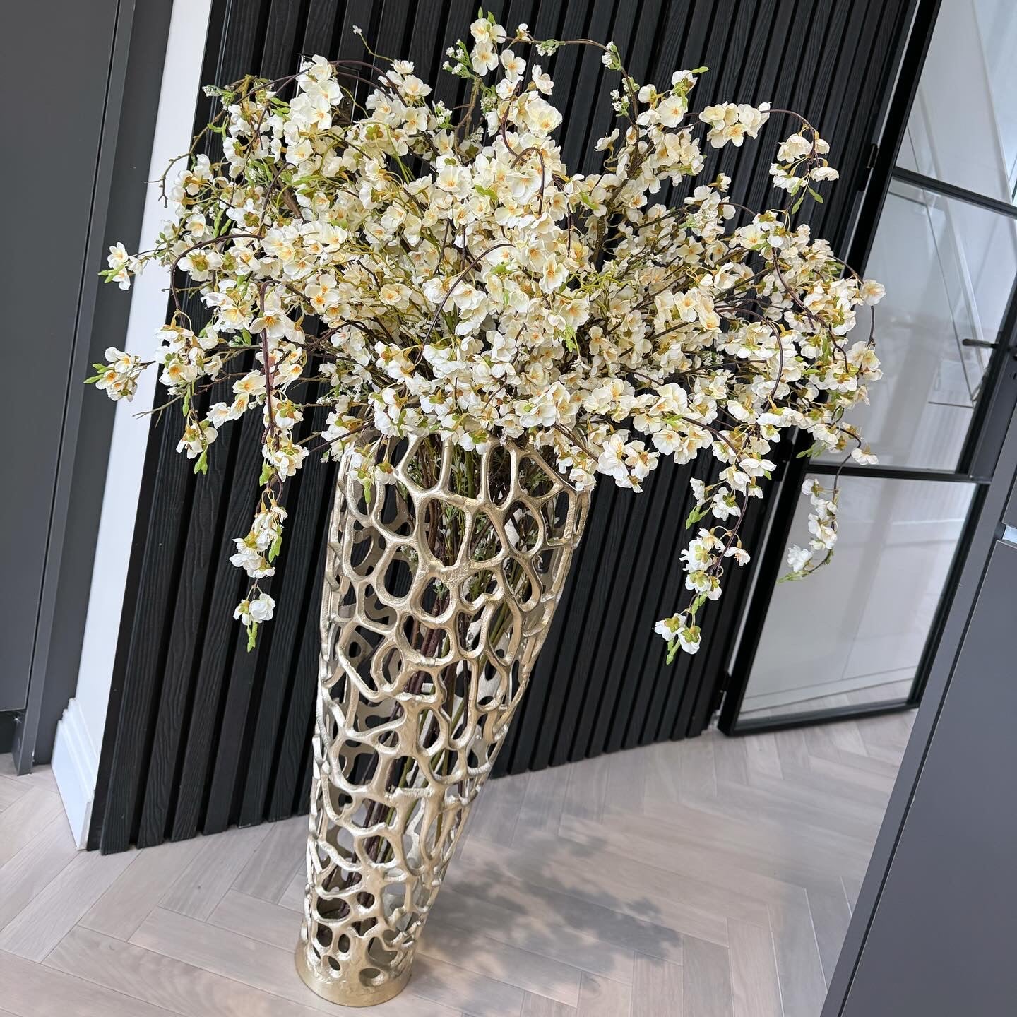 Delphin Coral Gold Metal 83cm Vase