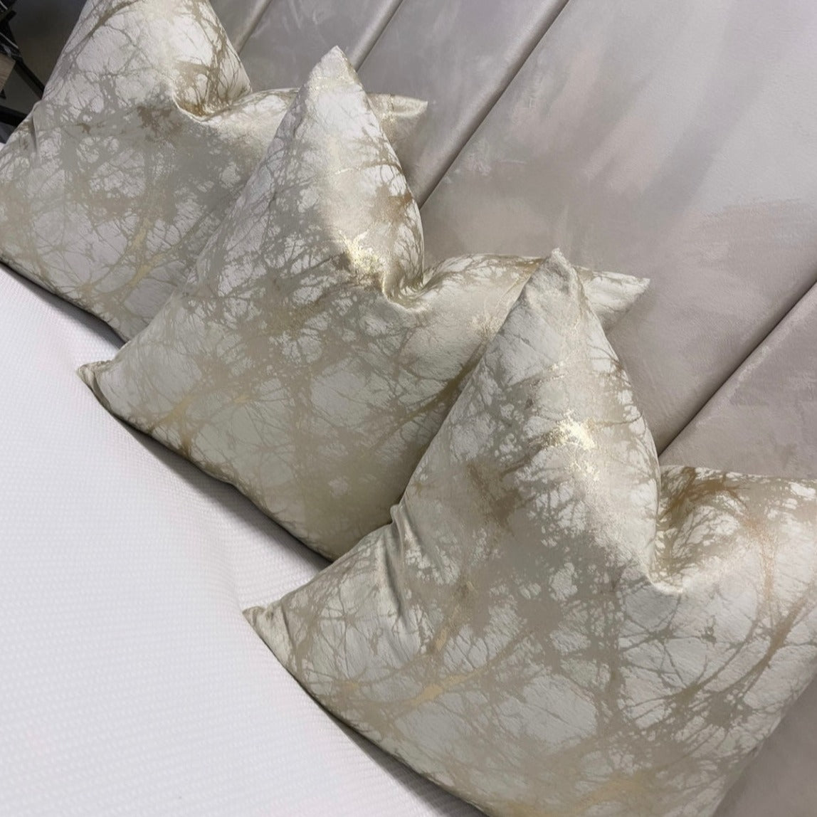 Galaxy Ivory Champagne and Gold Sheen 18” Cushion