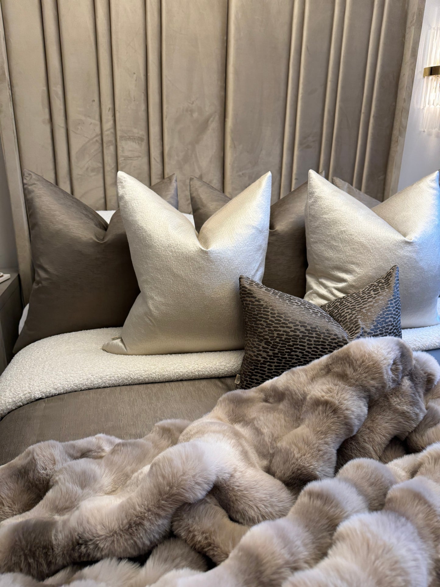 Bello Mocha 20” Cushion