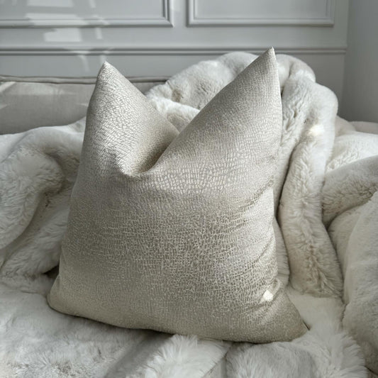 Elias Cream 20" Cushion