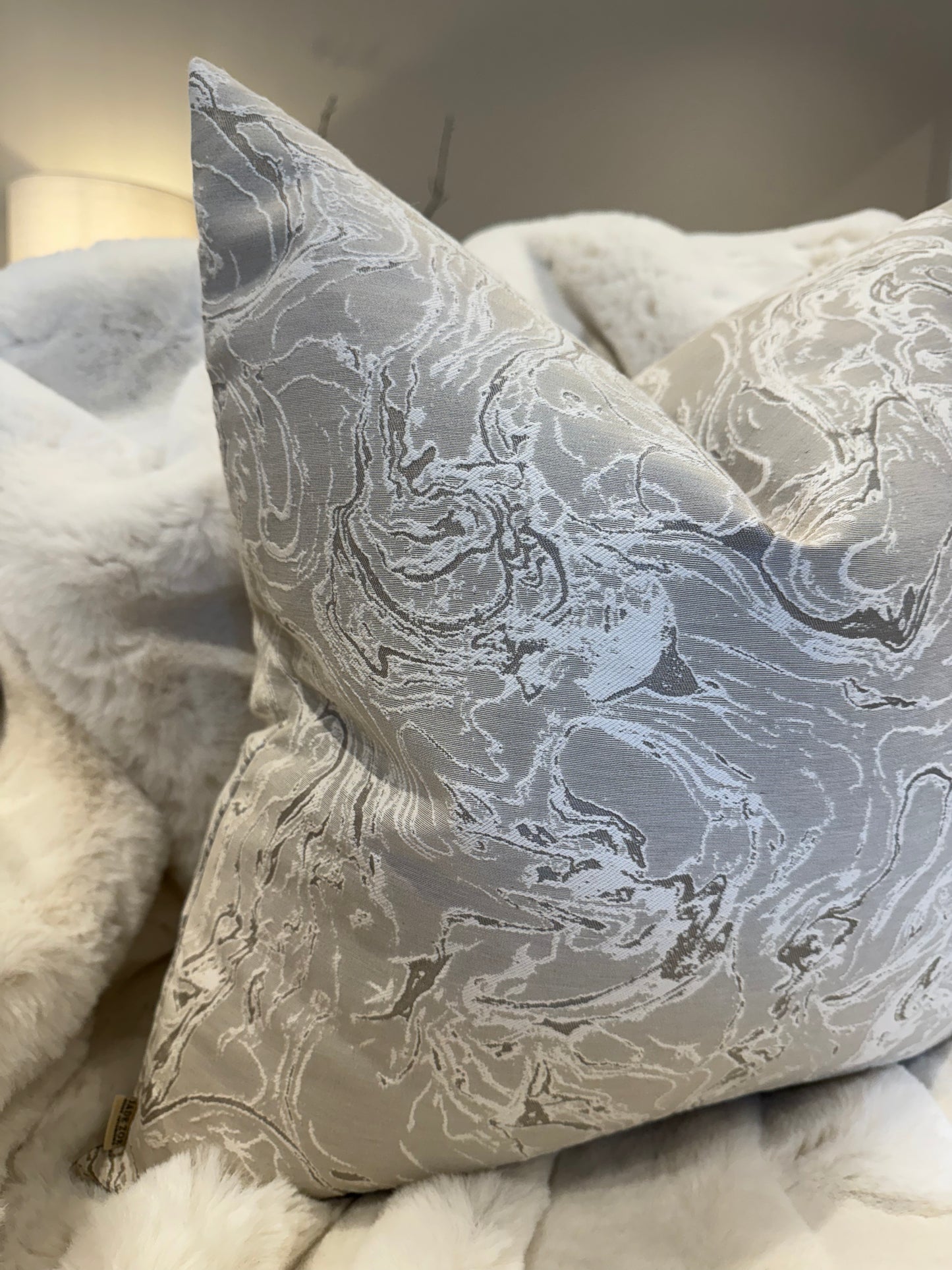 Bellini Textured 20" Cushion