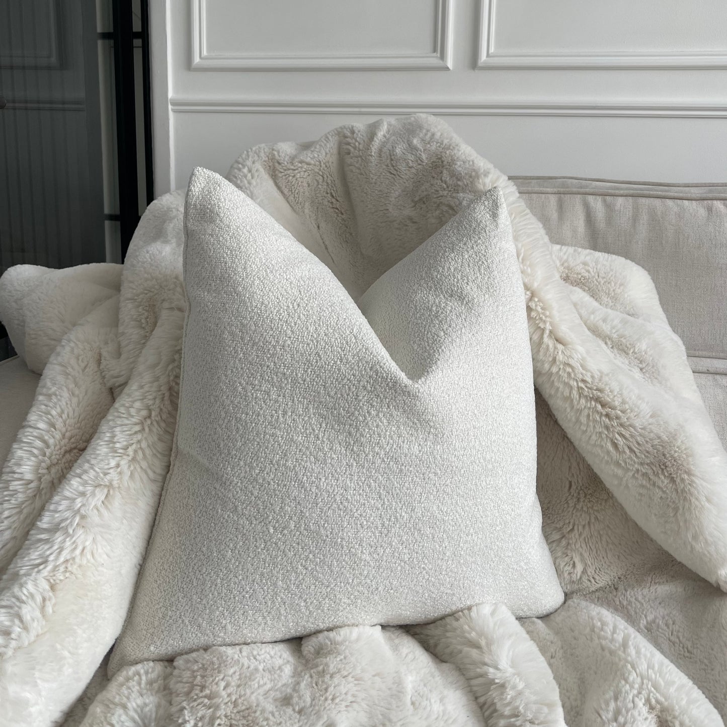 Cephalonia Ivory Boucle 20" Cushion