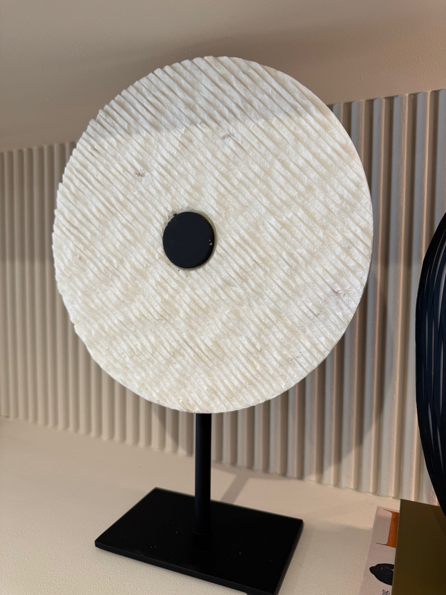 Yfke White Marble Ornament On Stand