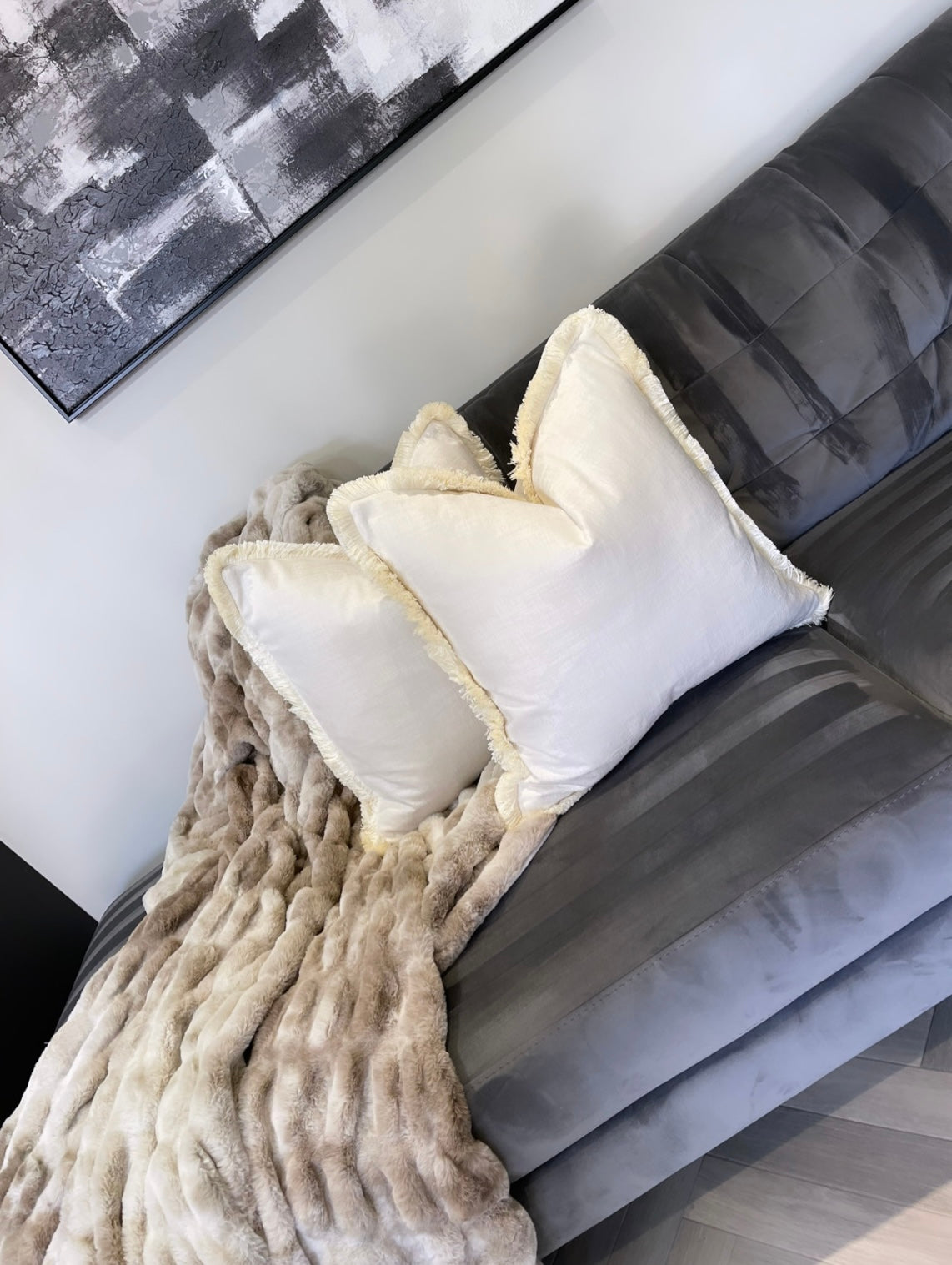 Jamila Ivory Fringed 18' Cushion