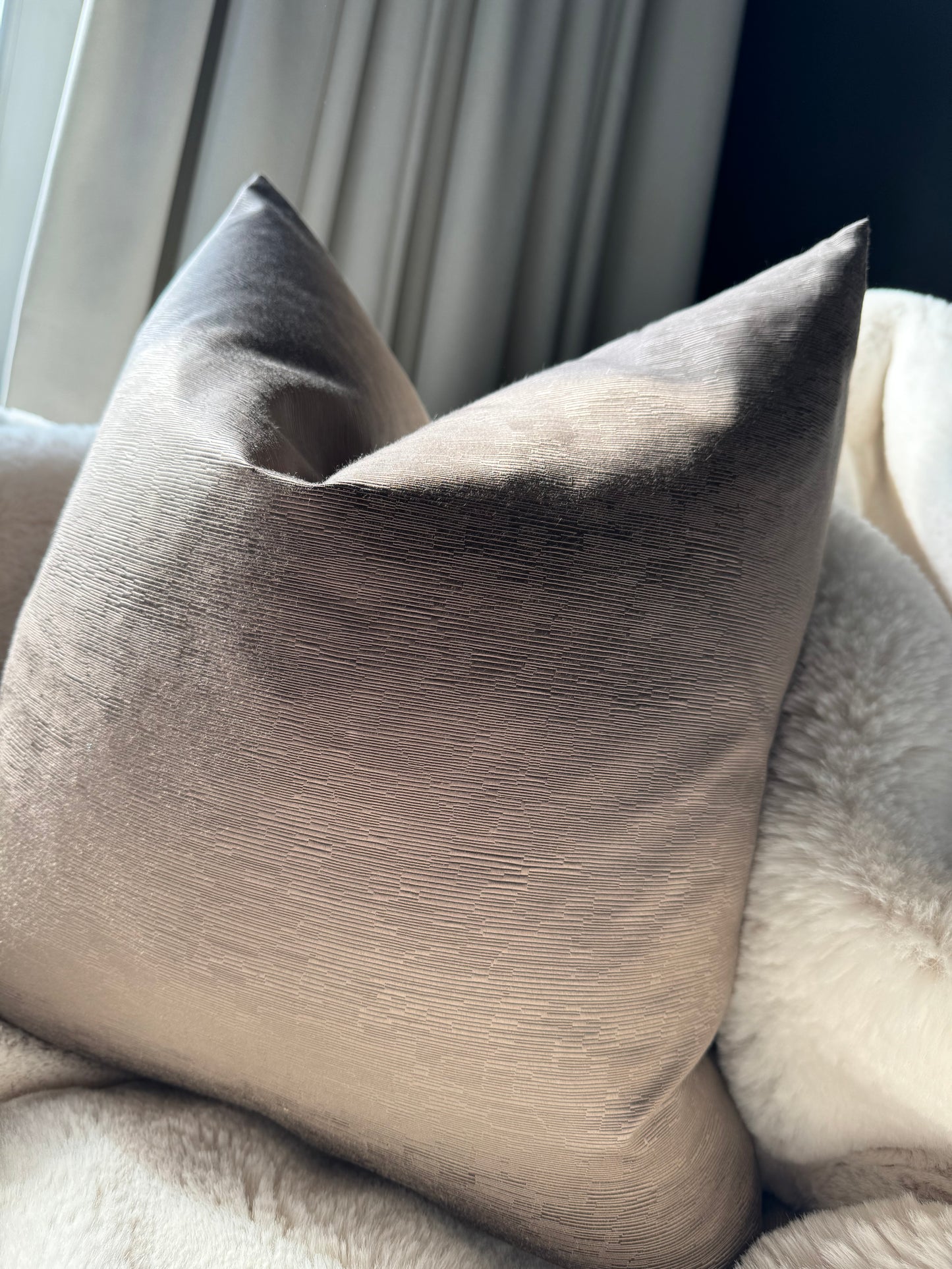 Bello Mocha 22" Cushion