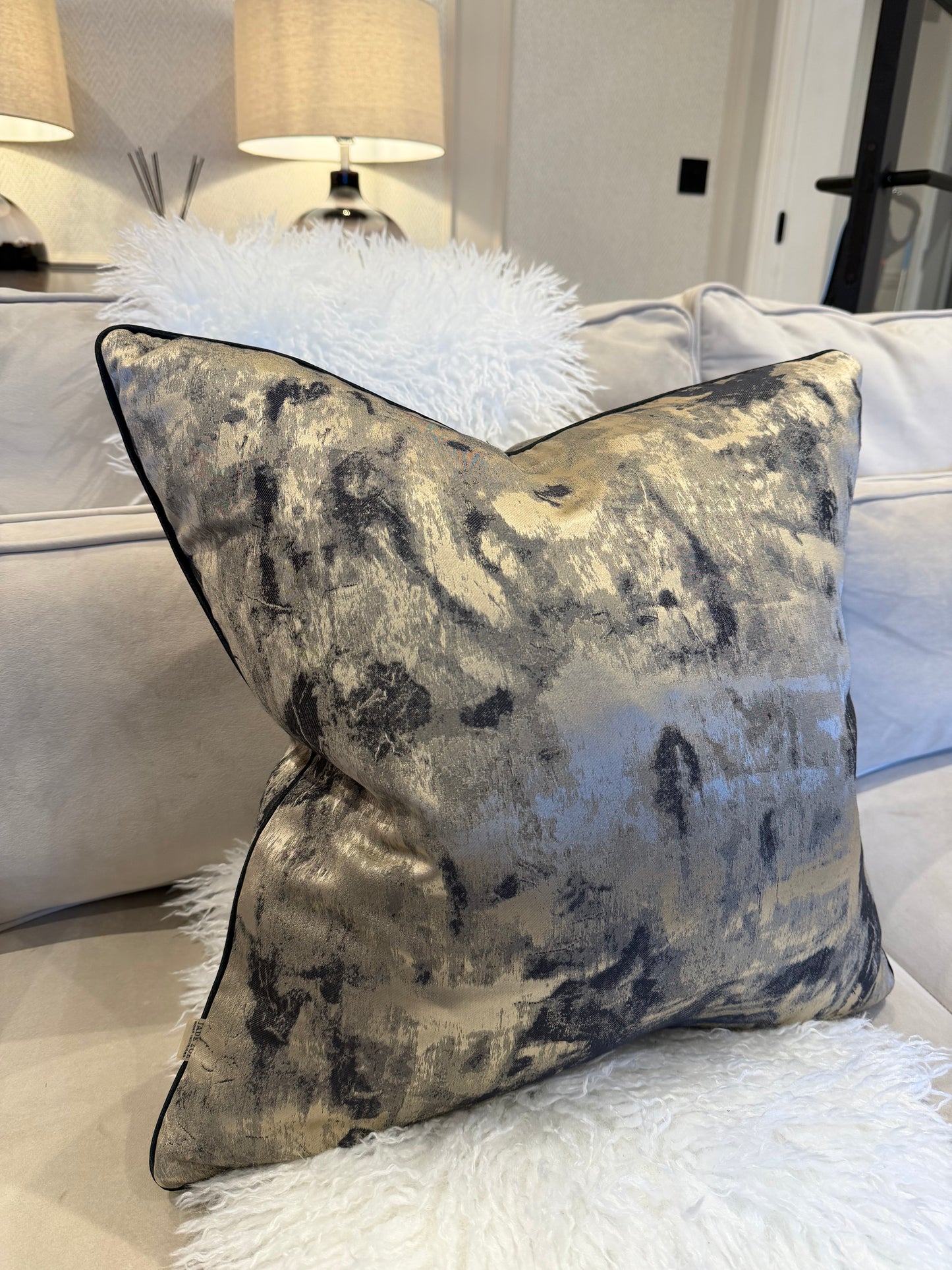 Como Luxury Piped Cushion