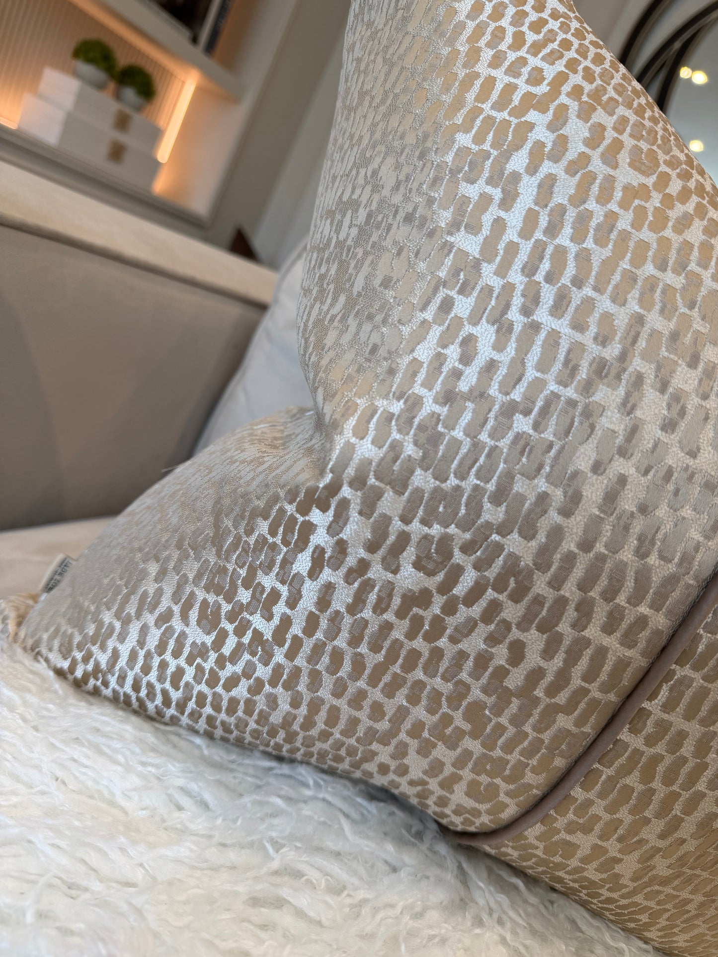 Elara Luxury Cushion
