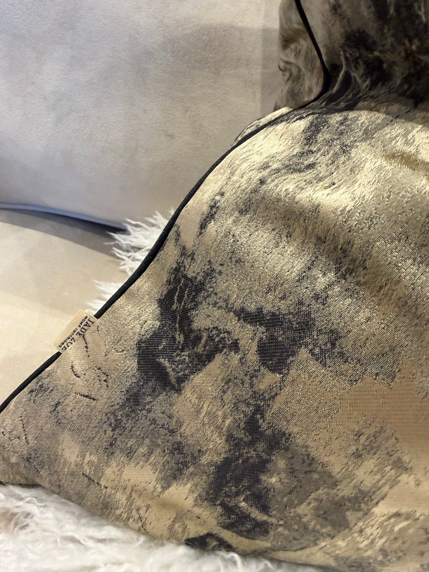 Como Luxury Piped Cushion