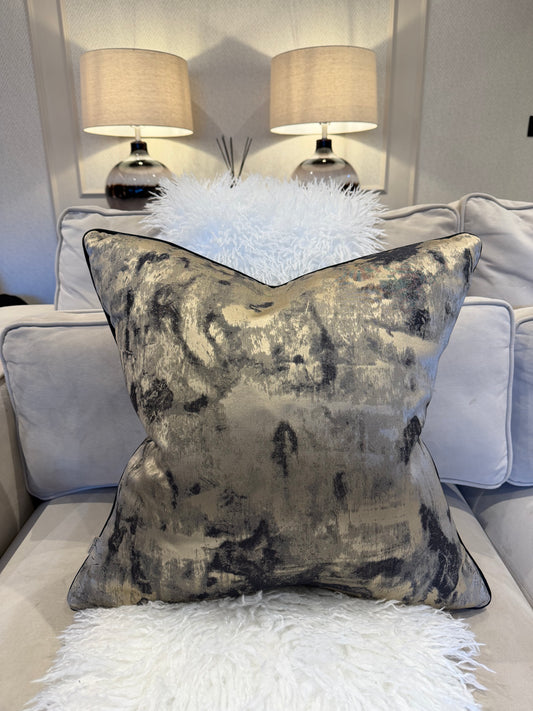 Como Luxury Piped Cushion