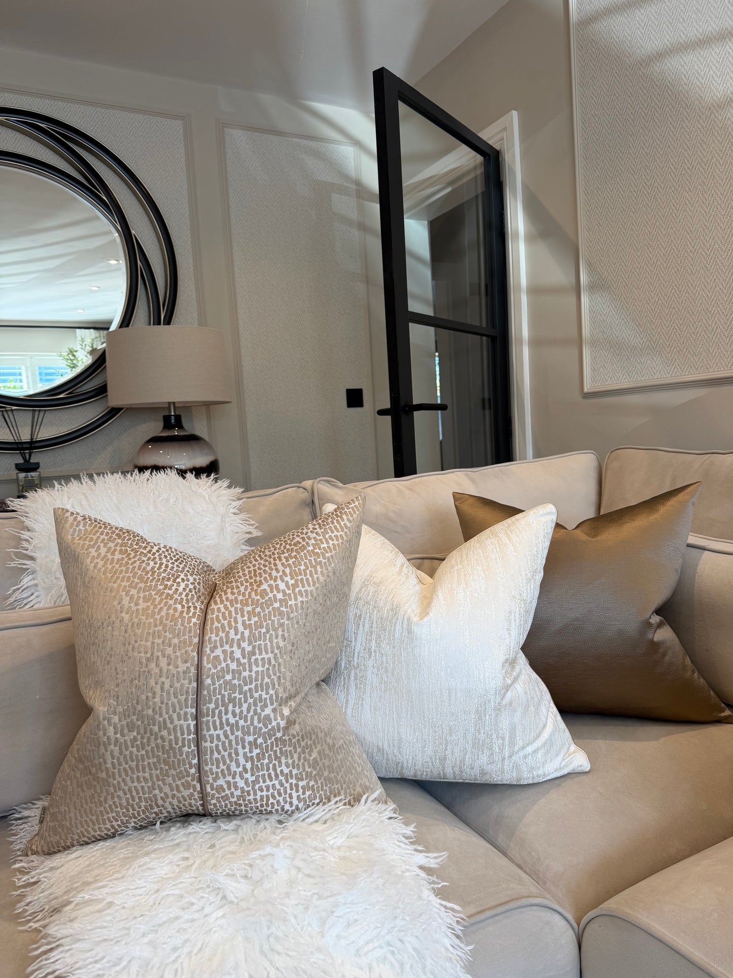 Elara Luxury Cushion