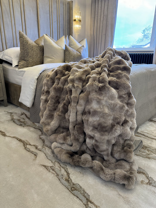 Verona Faux Fur Luxury Throw