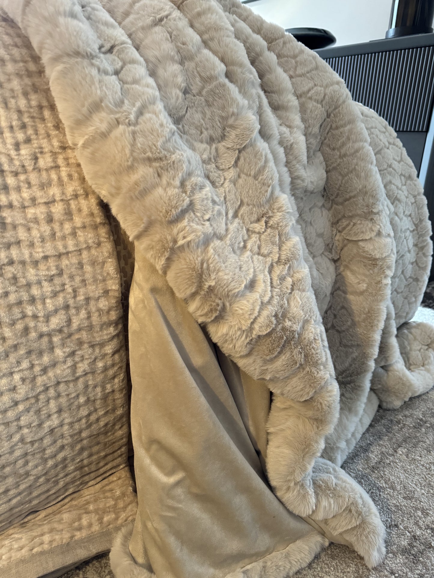 Camberwell Taupe Throw