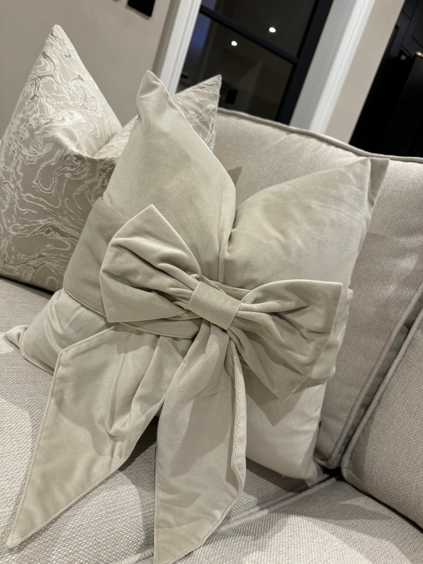 Cream Velvet Bow 18" Cushion