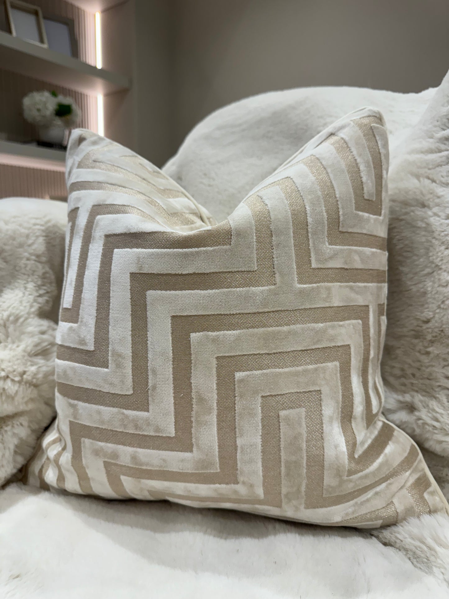 Maze Velvet Cut 16" Ivory Cushion